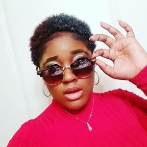 Meet your Posher, Jamakia